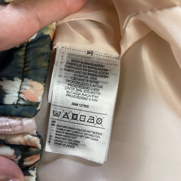 Girls Reebok Floral Down Vest Size 5 - Picture 5 of 5